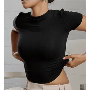 Re Ona Signature Short Sleeves T-Shirt in Black Women's M Slightly Cropped